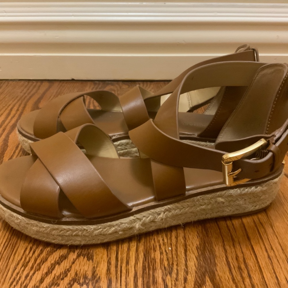 Shoes - Picture 3 of 9